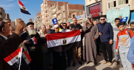 حكاية محبة.. شيخ وقسيس بالشرقية يقودان مسيرة انتخابية لأهالى ديرب نجم