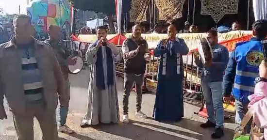 استقبال الناخبين بالطبل البلدى أمام لجان المنوفية.. فيديو