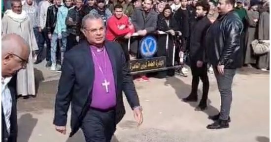 وصول رئيس الطائفة الإنجيلية لشيراتون بالقاهرة للإدلاء بصوته فى انتخابات الرئاسة