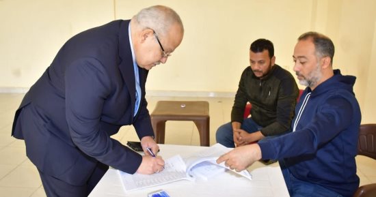 رئيس جامعة القاهرة يطالب المواطنين بالمشاركة فى انتخابات الرئاسة.. صور