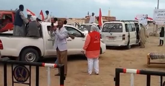 مسيرة بالسيارات فى حلايب وشلاتين لحث المواطنين على المشاركة بالانتخابات.. صور