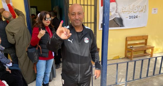 ياسر ريان نجم الأهلى ومنتخب مصر السابق يدلى بصوته فى انتخابات الرئاسة