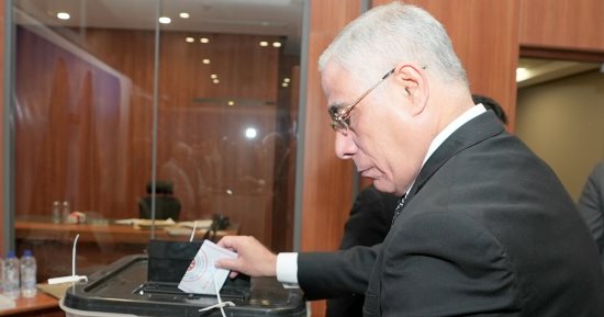 النائب العام يعرب عن إيمانه بضرورة المشاركة بالاستحقاق الدستورى.. صور