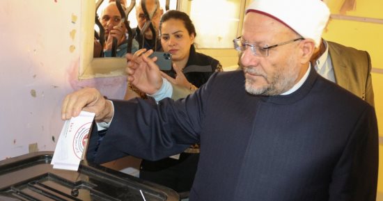مفتى الجمهورية عقب الإدلاء بصوته فى الانتخابات الرئاسية: المشاركة واجب وطنى
