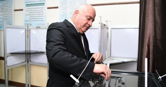محافظ قنا يُدلى بصوته فى الانتخابات الرئاسية