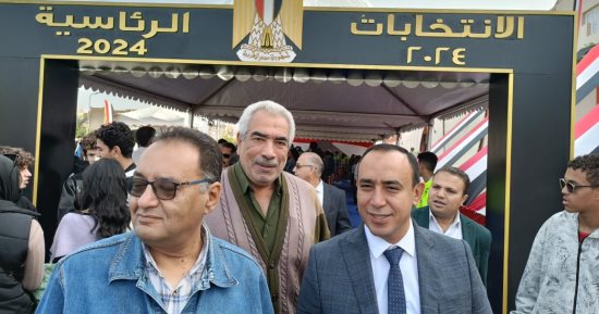 رئيس جهاز الشروق يدلى بصوته الانتخابى ويتابع سير الانتخابات بمقرات المدينة