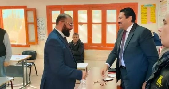 رئيس الكتلة البرلمانية لحزب النور يدلي بصوته في الانتخابات بالإسكندرية.. صور