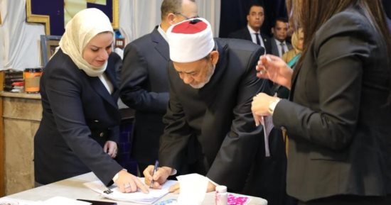 شيخ الأزهر بعد الإدلاء بصوته فى الانتخابات: واجب وطنى من أجل رسم مستقبل وطننا