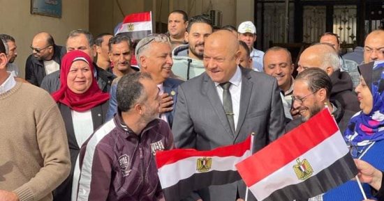 توافد العاملين بكهرباء القناة للمشاركة فى الانتخابات الرئاسية