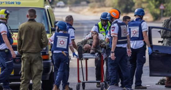 إعلام إسرائيلي: مقتل 5 جنود بالخطأ في غارة على مجمع مدرسي بخان يونس