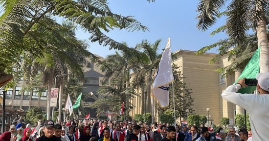 انتخابات الرئاسة 2024.. الشعب المصري ينحاز للوطن.. حشود الناخبين تتحدث عن نفسها وتؤكد إرادة المصريين النافذة في اختيار قائدهم.. ومسيرات وطنية بالجامعات وربوع المحروسة لاستكمال ملحمة الإقبال على اللجان.. صور
