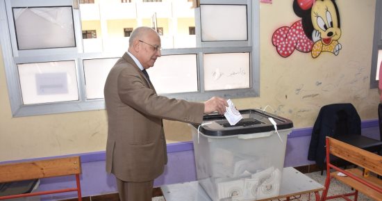 نقيب المهندسين بالقليوبية يدلى بصوته فى الانتخابات الرئاسية