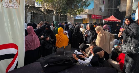 توافد آلاف المواطنين على لجان مركز شباب أرض اللواء للإدلاء بأصواتهم 