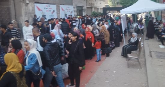 إقبال الشباب يتصدر المشهد الانتخابى أمام لجان السيدة زينب وعابدين