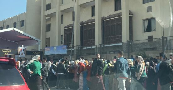 إقبال كبير للناخبين على لجان مدينة نصر للمشاركة فى انتخابات الرئاسة.. صور