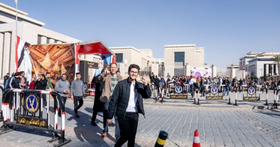 احتشاد طلاب المدن الجامعية بجامعة حلوان للمشاركة في الانتخابات الرئاسية