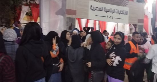 الشباب يتصدرون المشهد.. طوابير الناخبين أمام اللجان الفرعية بالطالبية  