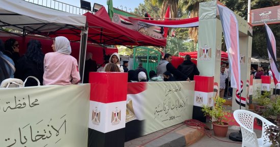إقبال الناخبين على لجنة جمال عبد الناصر بالدقى فى ثانى أيام الانتخابات