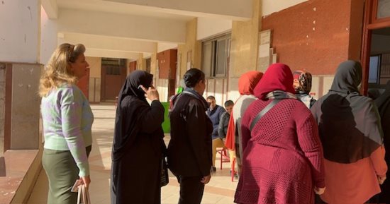 اللجان الانتخابية بالفيوم تستأنف استقبال الناخبين فى اليوم الثانى للاقتراع