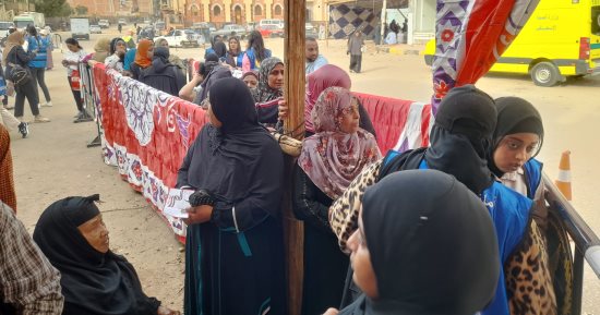 توافد المواطنين فى أسوان للمشاركة بانتخابات الرئاسة.. صور