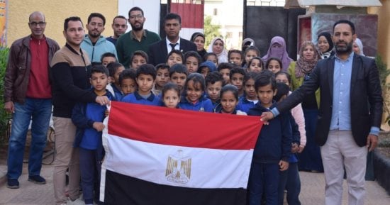 حشود للمعلمين أمام لجان الانتخابات الرئاسية فى جنوب سيناء.. صور