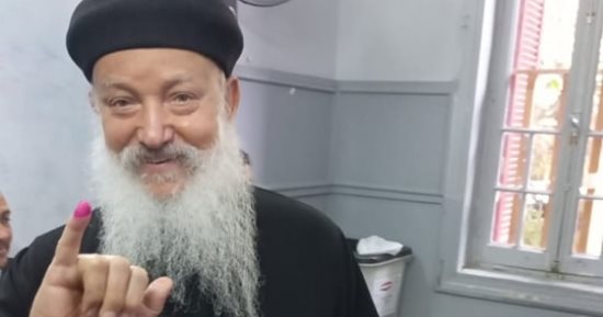 وكيل عام البطريركية الأرثوذكسية بالقاهرة يدلى بصوته في الانتخابات الرئاسية
