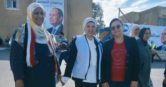 المرأة تتصدر المشهد بقوة فى ثانى أيام انتخابات الرئاسة بجنوب سيناء.. صور