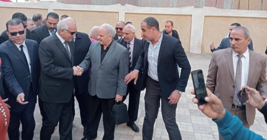 محافظ الجيزة يتابع سير العملية الانتخابية فى لجان الحوامدية.. صور 