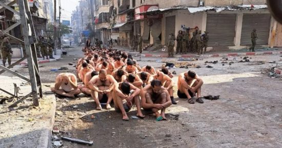 مدير الأونروا: سكان غزة "يائسون وجائعون" ويوقفون شاحنات المساعدات بحثا عن الطعام