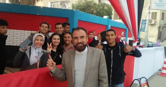 مدير عام آثار الفيوم يدلي بصوته في الانتخابات الرئاسية.. صور