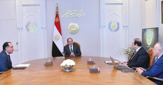 الرئيس السيسى يجتمع بمدبولى ورئيس المخابرات العامة ووزير الرى  