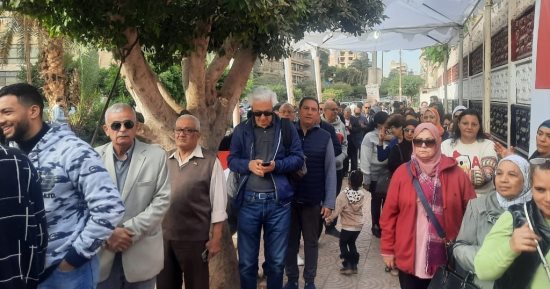 طوابير أمام مدارس منطقة كفر العلو بحلوان للمشاركة فى الانتخابات  