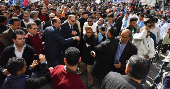 محافظ أسيوط يتقدم أكبر مسيرة لدعم مصر وحث المواطنين على المشاركة بالانتخابات