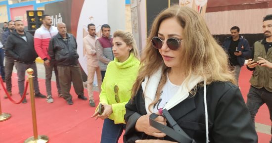 الفنانة ليلى علوى تدلى بصوتها فى الانتخابات الرئاسية بالتجمع الخامس.. صور 