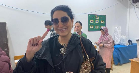 وفاء عامر بعد التصويت بالانتخابات: الإقبال كبير وموثق.. والمصريين ملهمش مالكة