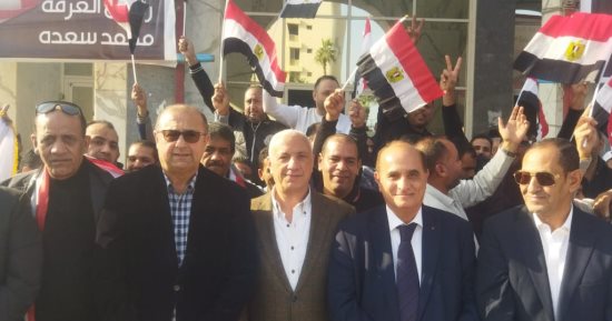 مسيرة حاشدة لتجار بورسعيد للمشاركة في الانتخابات الرئاسية .. صور