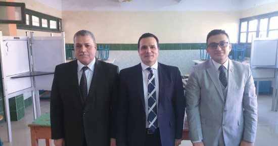 رئيس محكمة جنوب الزقازيق والمحامي العام يدليان بصوتيهما في الانتخابات بالشرقية