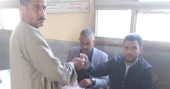 فتح لجان المنوفية أبوابها أمام الناخبين بانتخابات الرئاسة لليوم الثالث.. صور