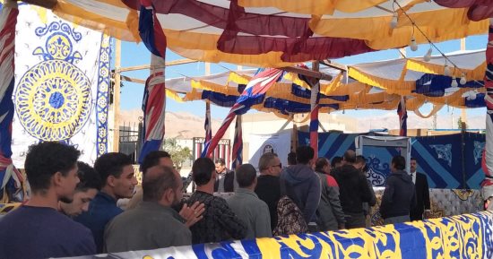 إقبال الناخبين في مدينة دهب بجنوب سيناء على اللجان الانتخابية.. صور