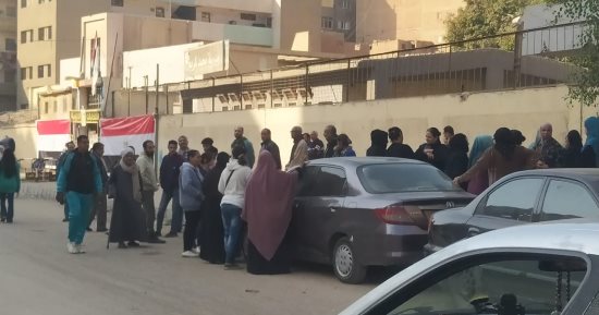 إقبال مكثف على التصويت فى ثالث أيام انتخابات الرئاسة بعزبة النخل.. صور