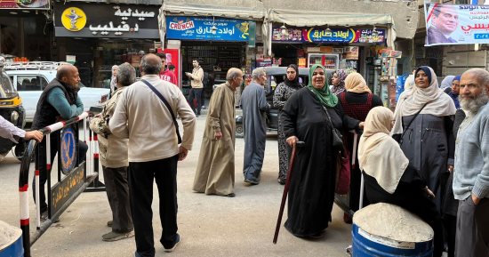 كبار السن من النساء يتوافدن بكثافة بالانتخابات الرئاسية فى اليوم الثالث