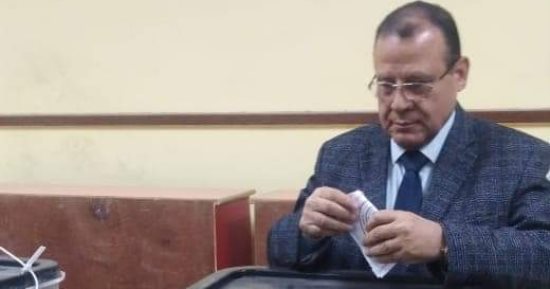 نقيب العاملين بالصحافة: المصريون يرغبون في اختيار رئيس ذا خلفية شعبية