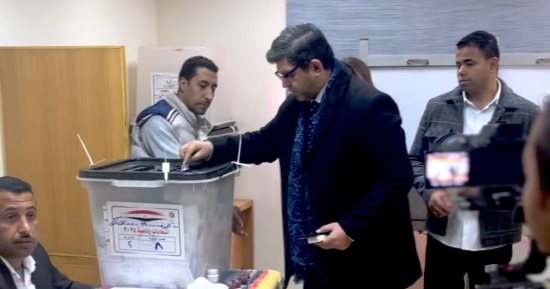 أحمد الطاهري يدلى بصوته في الانتخابات الرئاسية 2024