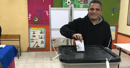  عبد الفتاح عبد المنعم يدلى بصوته في الانتخابات الرئاسية ويؤكد: واجب وطنى