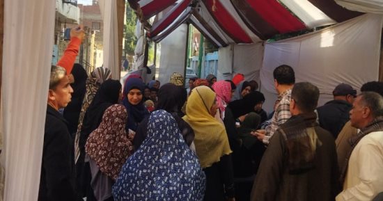 إقبال كثيف للسيدات بمنشأة القناطر فى اليوم الثالث للانتخابات الرئاسية  