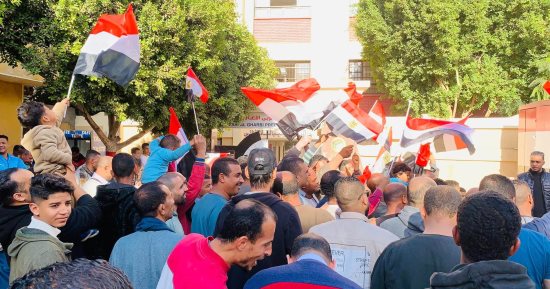 بأعلام مصر.. إقبال الناخبين فى ثالث أيام الانتخابات الرئاسية بالأقصر.. صور