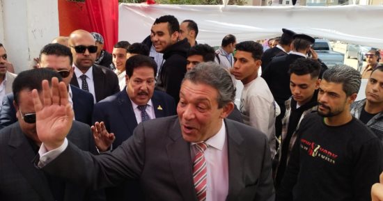 حازم عمر أثناء تفقد لجان القليوبية: طوابير الشباب أشاعت الطمأنينة.. صور 
