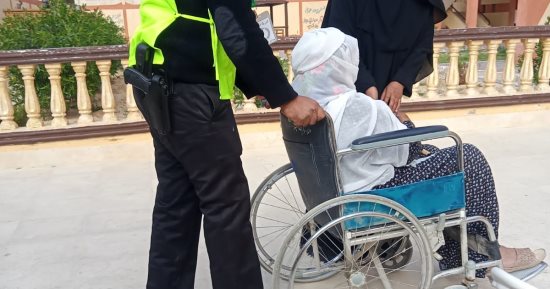 مسنون وسيدات وذوى احتياجات خاصة يشاركون فى الانتخابات بشمال سيناء.. صور