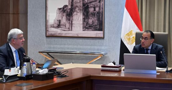 أيمن عاشور يستعرض الجهود المبذولة فى ملف التعليم العالى والبحث العلمى مع رئيس الوزراء 