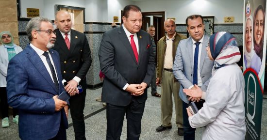 رئيس هيئة الاعتماد والرقابة الصحية يبحث مع محافظ دمياط تجهيز المنشآت الصحية